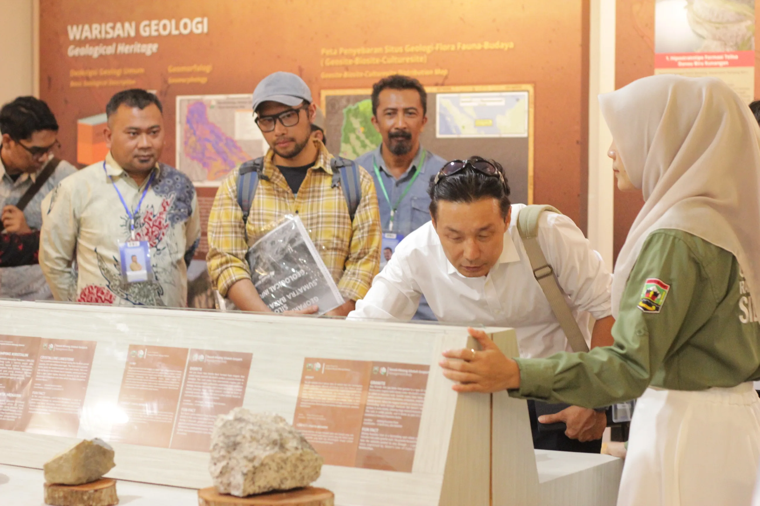 KUNJUNGAN EVALUATOR UNESCO KE PUSAT INFORMASI GEOPARK