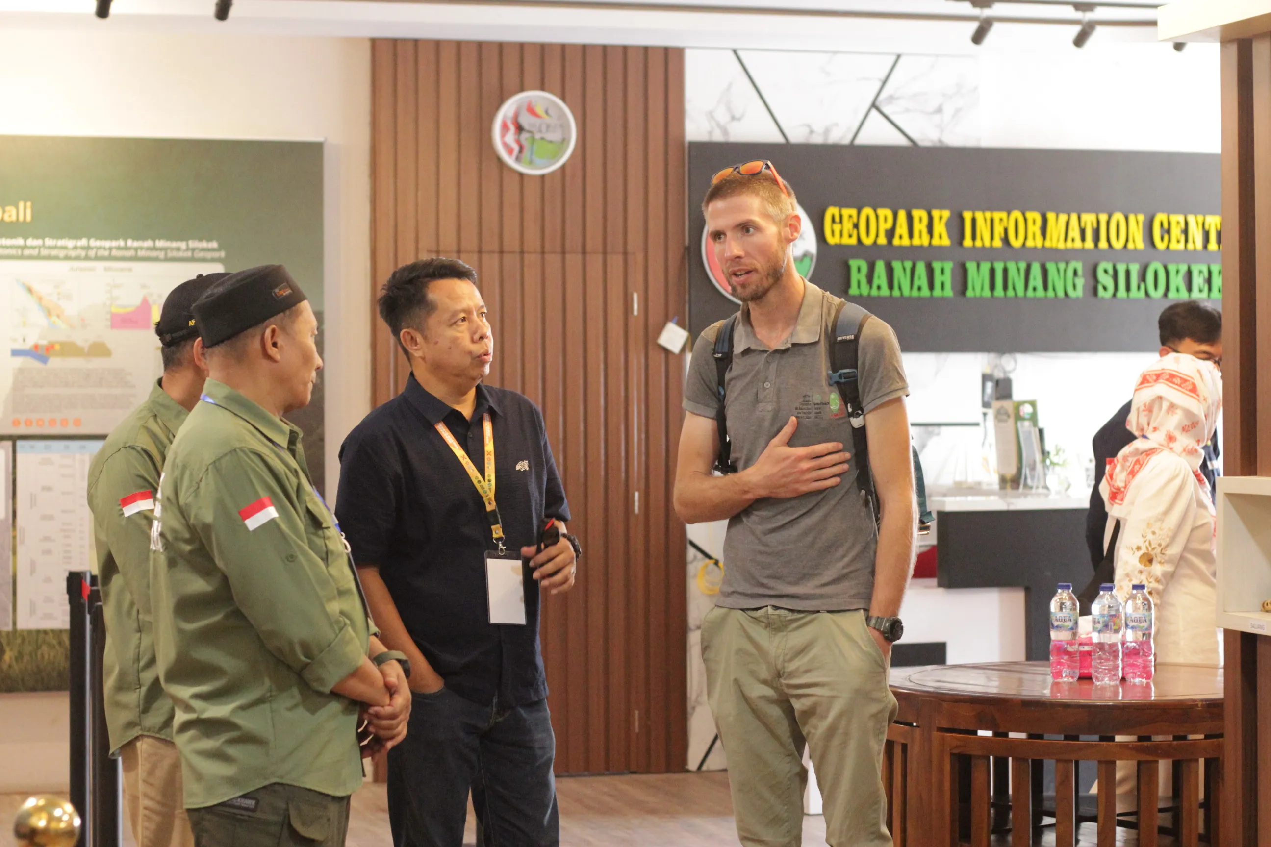 KUNJUNGAN EVALUATOR UNESCO KE PUSAT INFORMASI GEOPARK